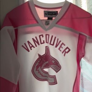 Women’s Canuck Jersey, small